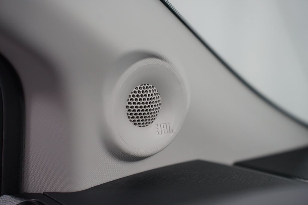 Thumbnail: 2025 Toyota Sienna - 27