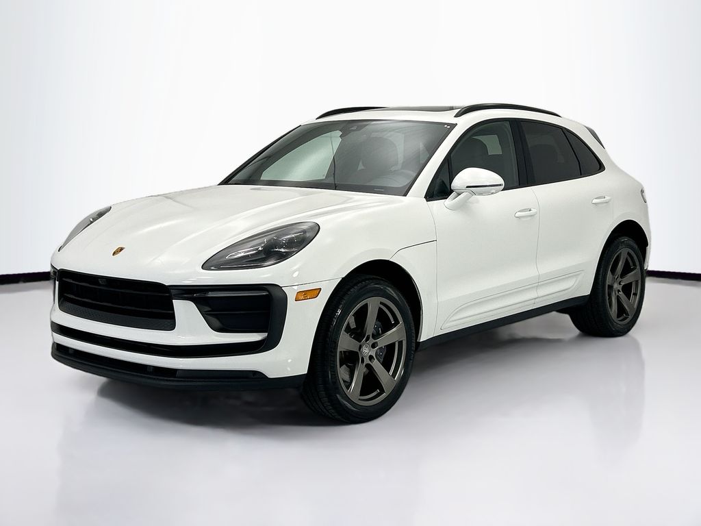 Thumbnail: 2022 Porsche Macan - 1