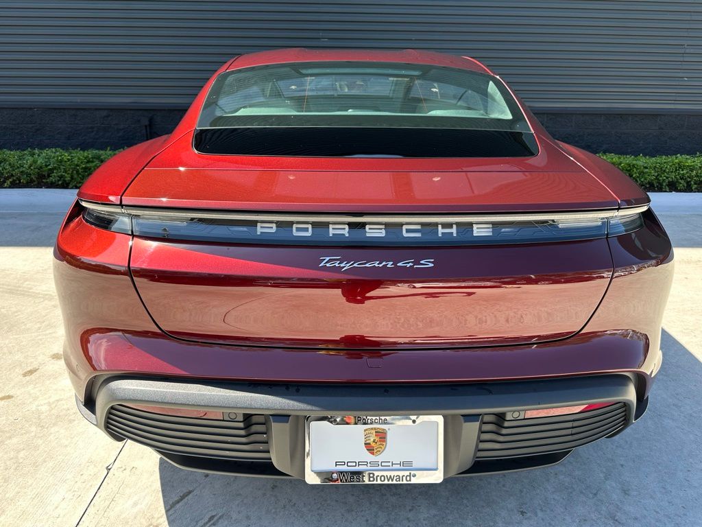 Thumbnail: 2021 Porsche Taycan - 11