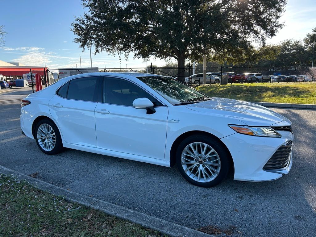 Thumbnail: 2020 Toyota Camry - 7