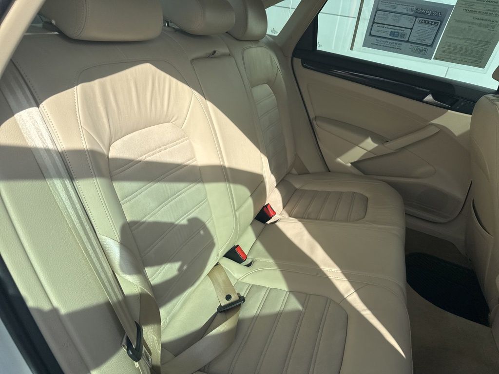 2015 Volkswagen Passat 2.0L TDI SEL Premium