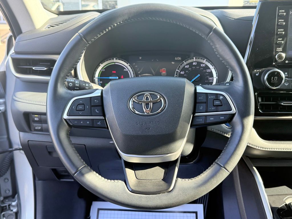 2022 Toyota Highlander Hybrid XLE