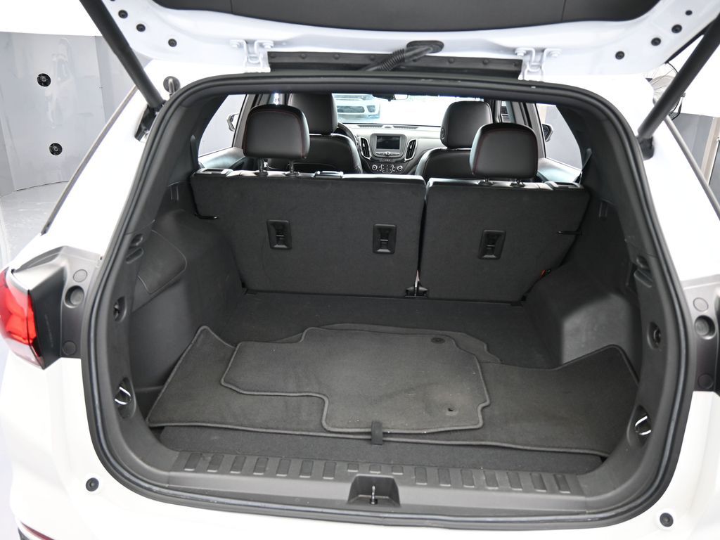 Used 2023 Iridescent Pearl Tricoat Chevrolet RS image 41