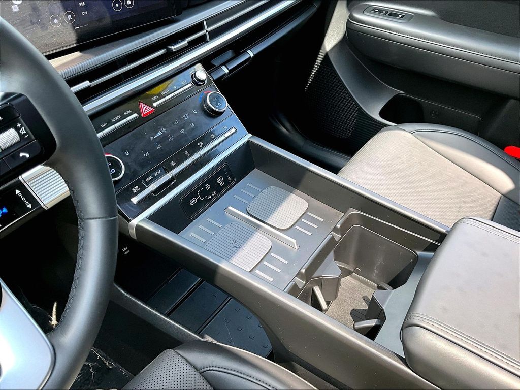 2025 Hyundai Santa Fe — photo 14