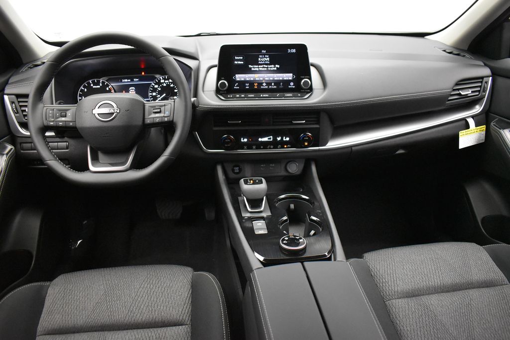 2025 Nissan Rogue SV 26