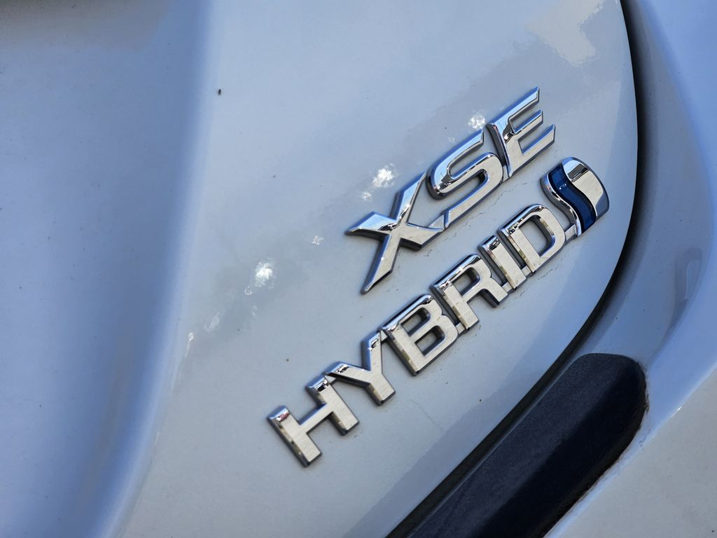 2023 Toyota Camry Hybrid