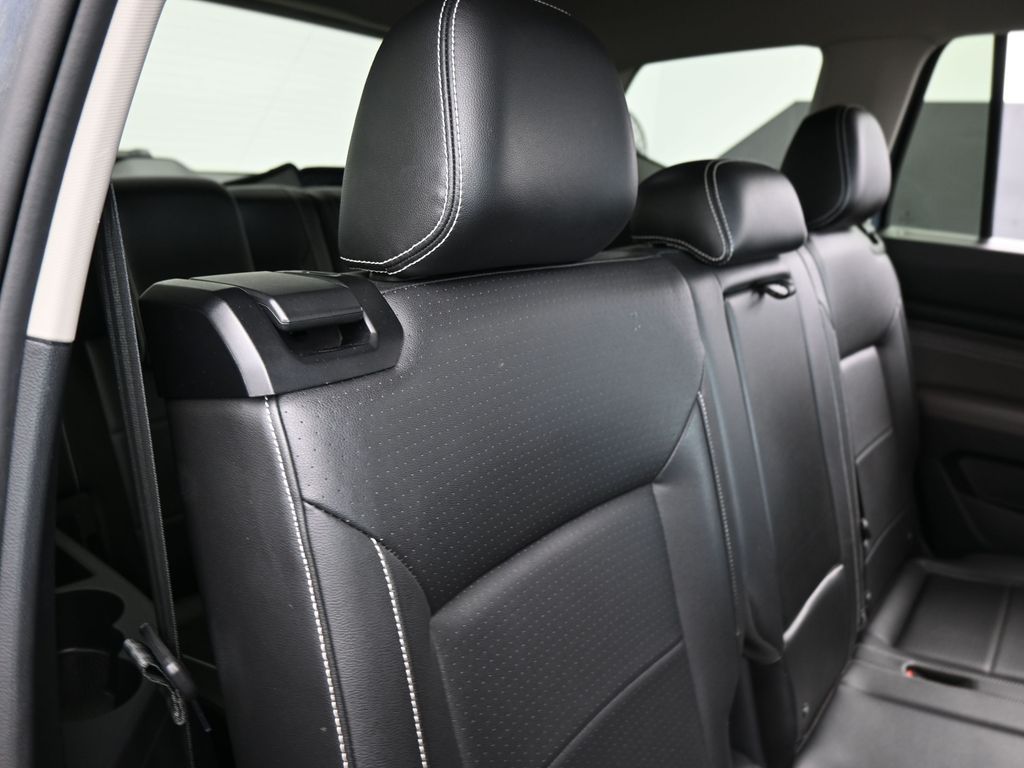 Used 2021 Gray Volkswagen 3.6L V6 SE w/Technology image 38