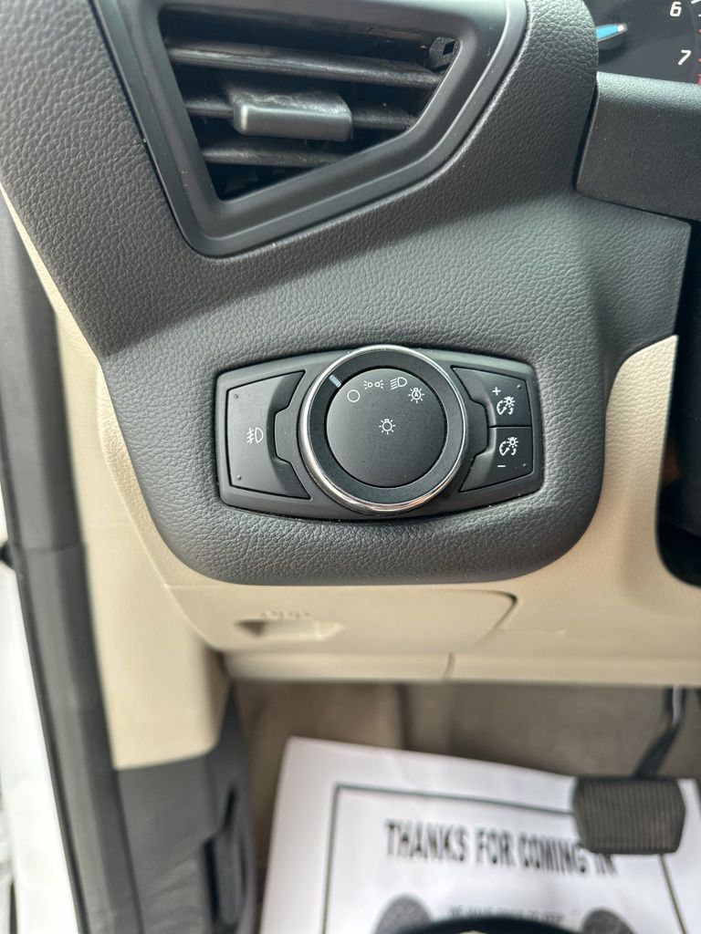 2014 Oxford White Ford Escape SE 4X4 SUV