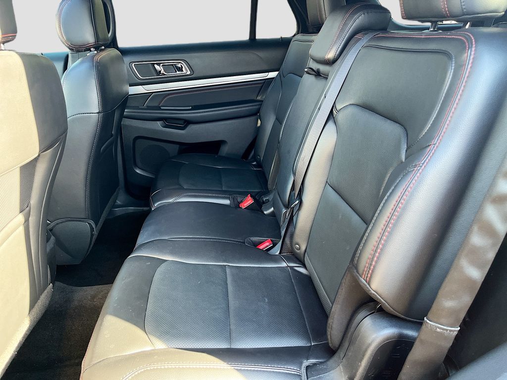 Used 2017 Quartz Metallic Ford Sport image 25