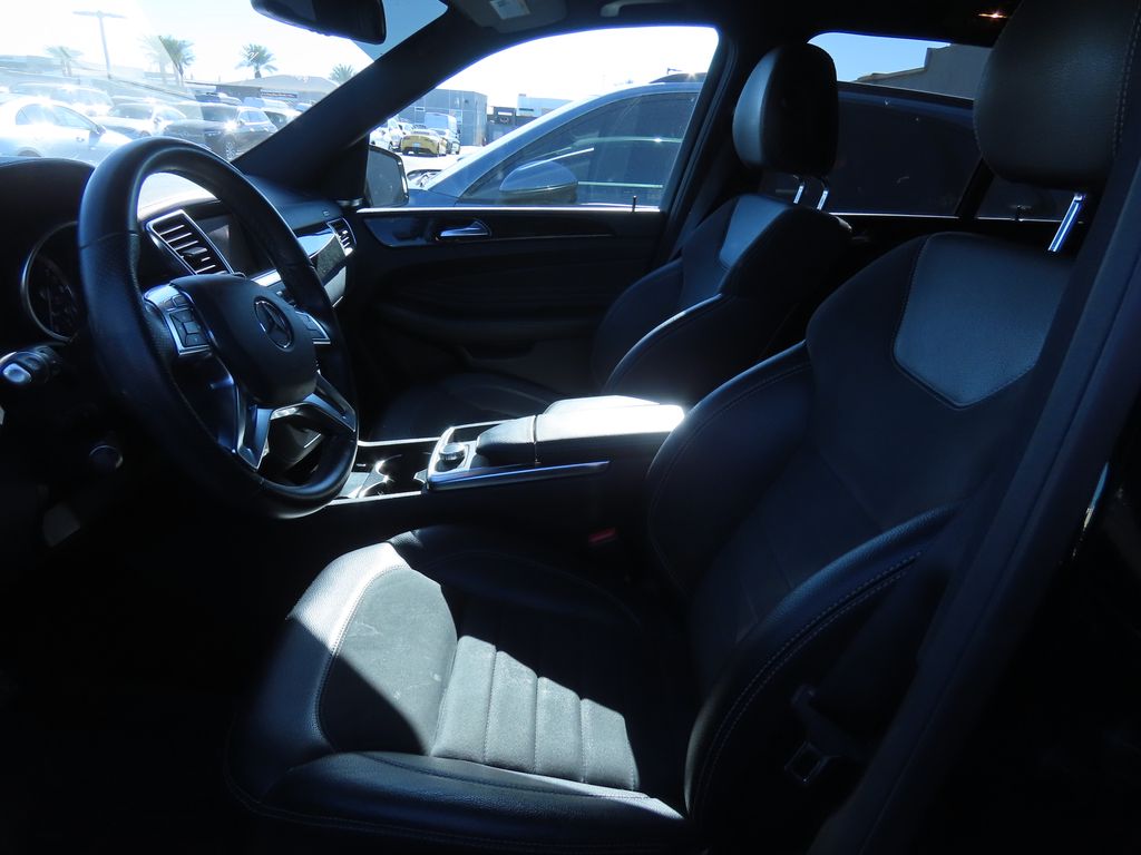 Thumbnail: 2013 Mercedes-Benz M-Class - 10