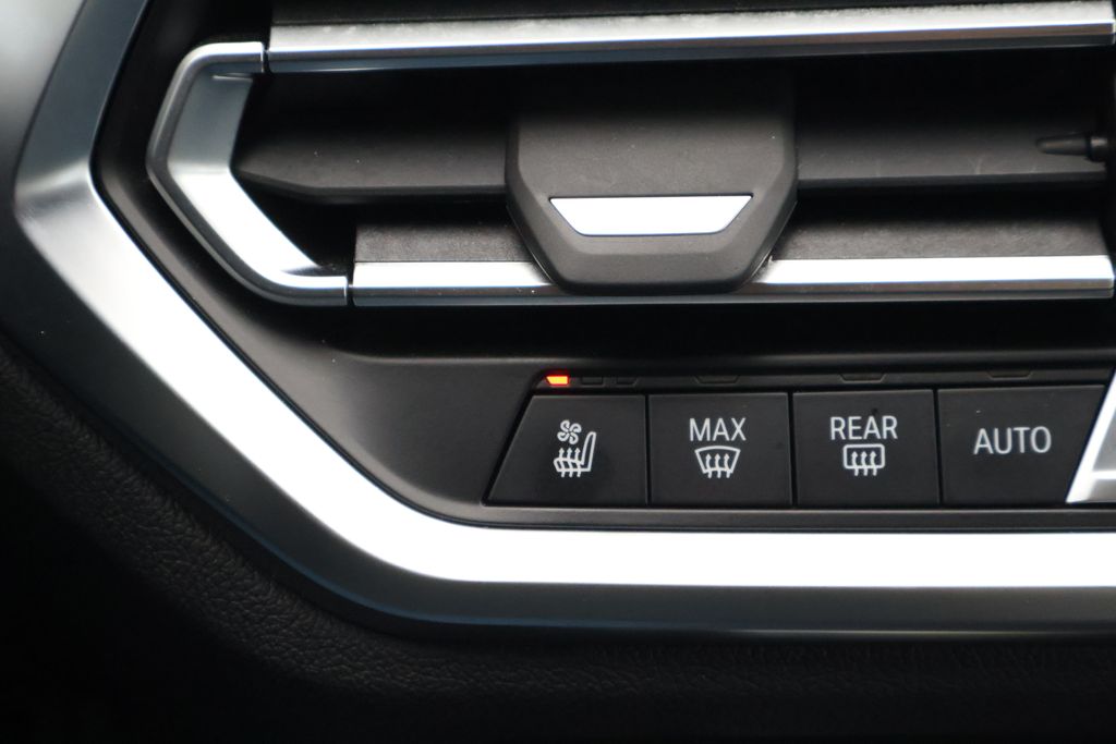 Thumbnail: 2022 BMW M3 - 17