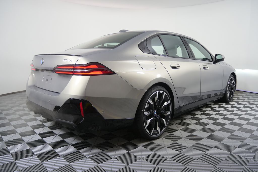 Thumbnail: 2026 BMW 5 Series - 3