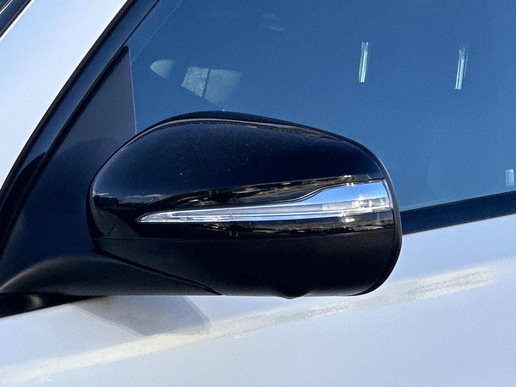 Thumbnail: 2021 Mercedes-Benz GLE - 2