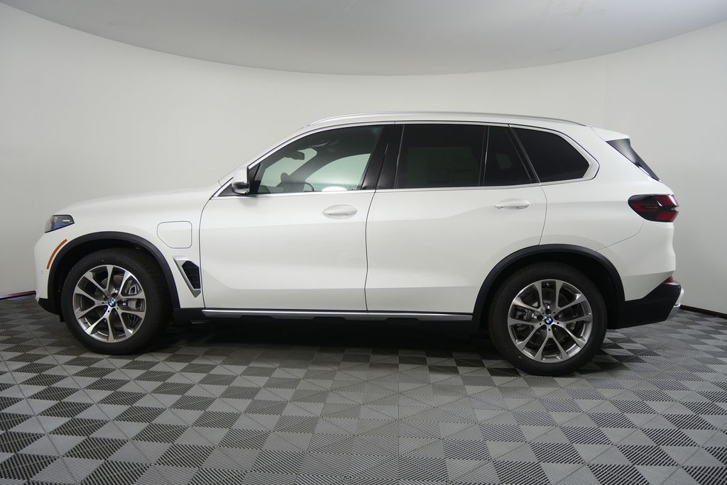 Thumbnail: 2026 BMW X5 - 6