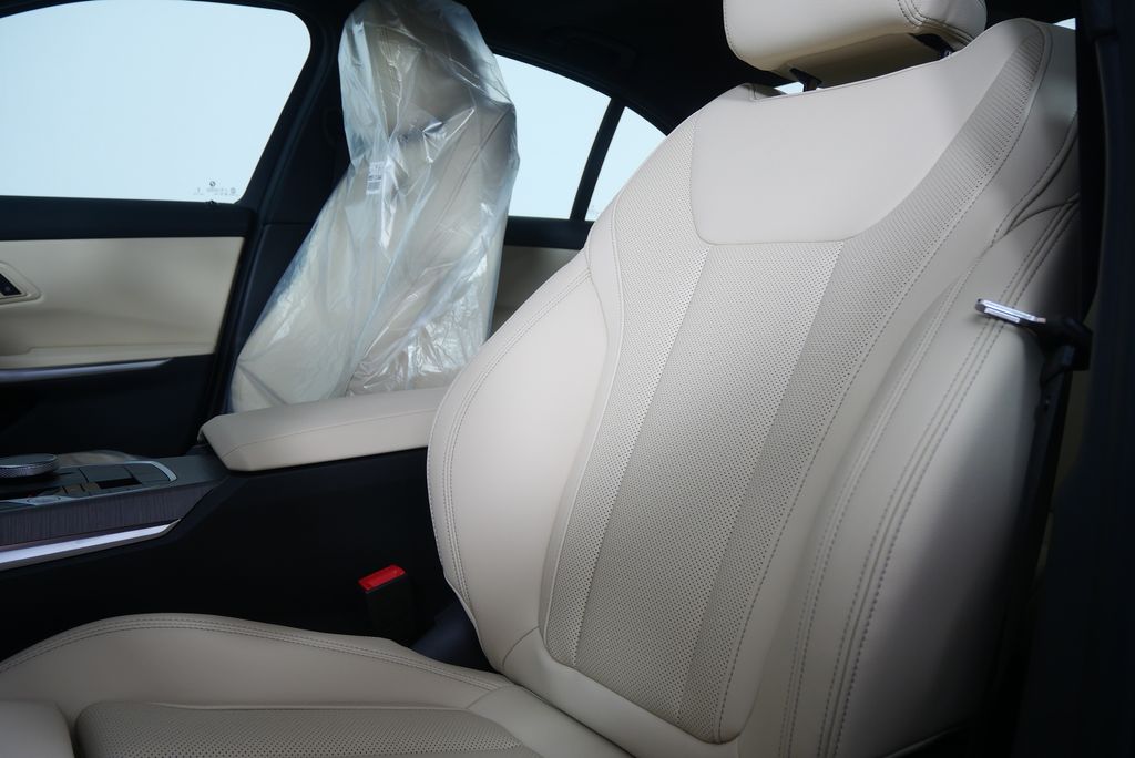 Thumbnail: 2026 BMW 3 Series - 11