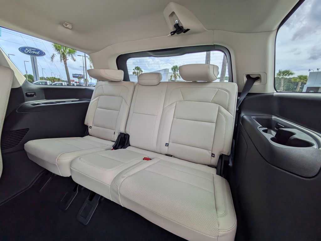 2027 Lincoln Navigator Premiere