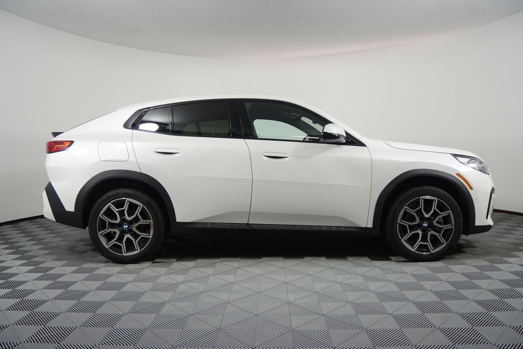 Thumbnail: 2024 BMW X2 - 2