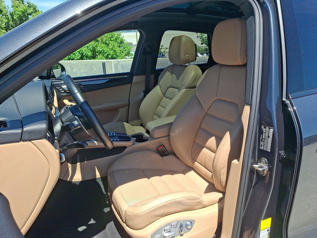 Thumbnail: 2019 Porsche Macan - 5