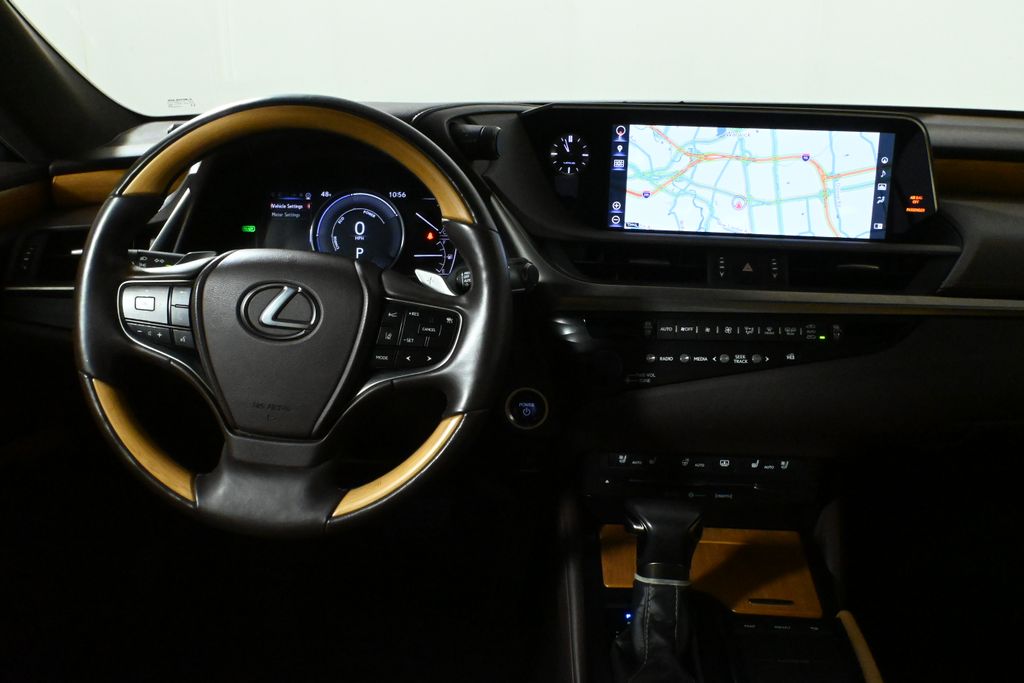 2019 Lexus ES Hybrid 300h Luxury 18