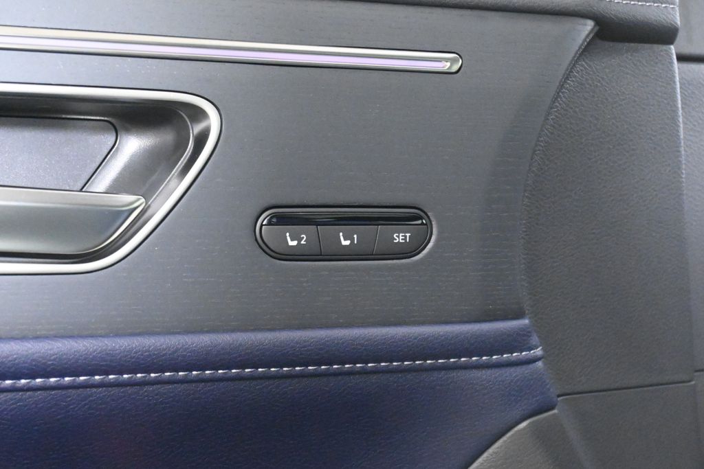 Thumbnail: 2026 INFINITI QX80 - 25