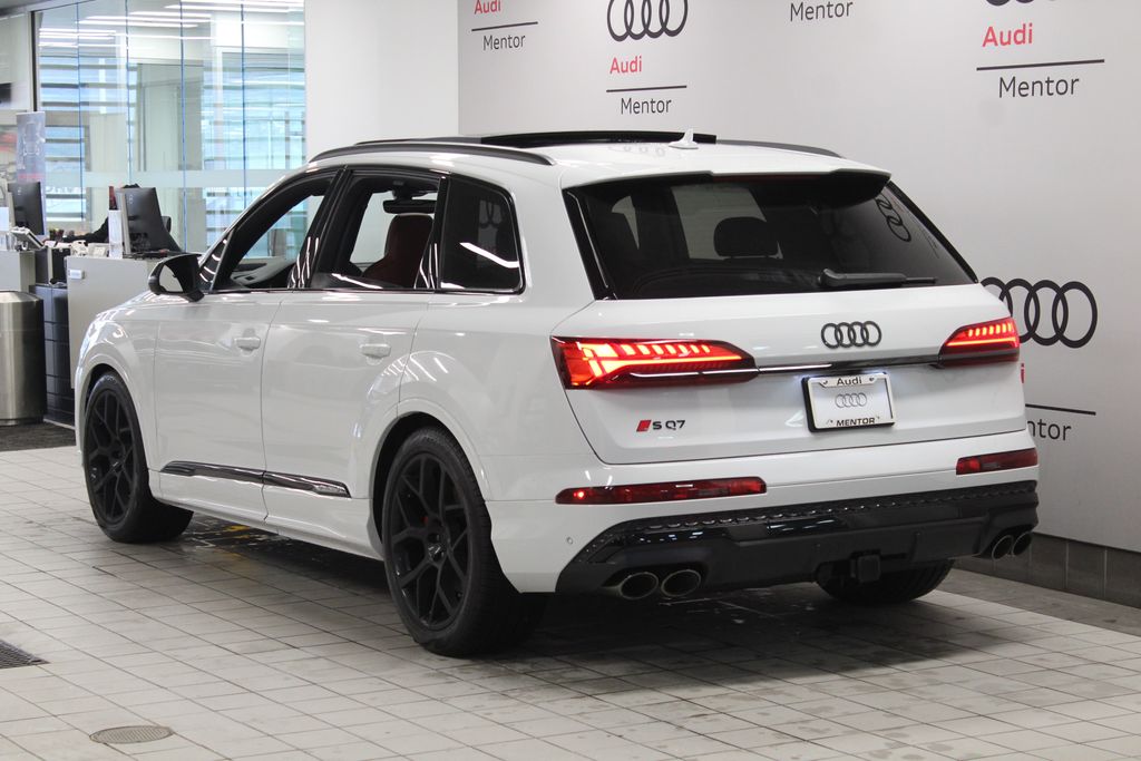 Thumbnail: 2026 Audi SQ7 - 4