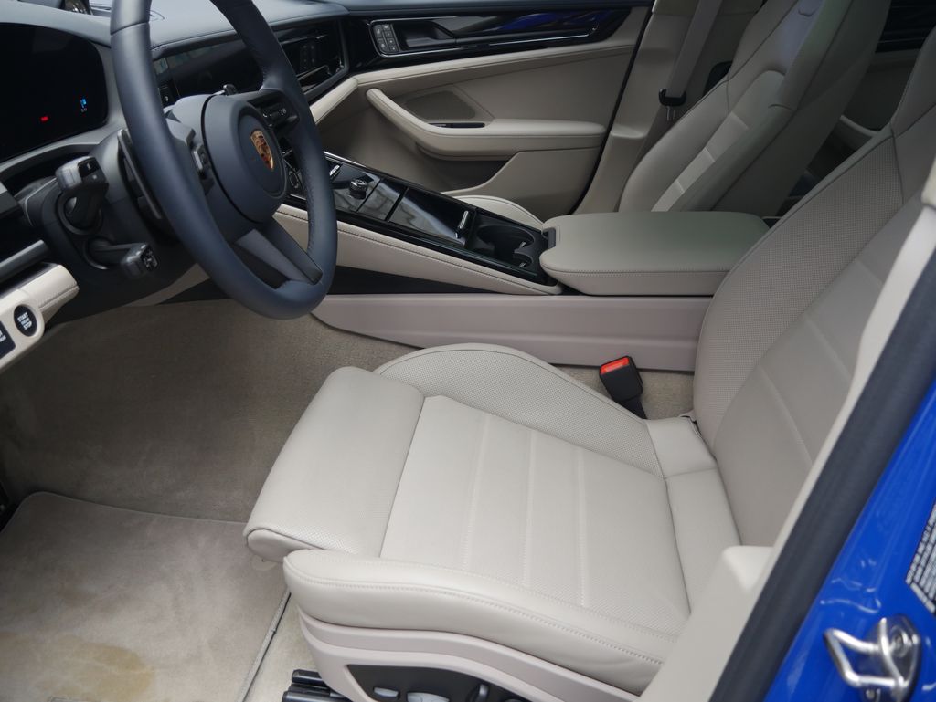 Thumbnail: 2026 Porsche Panamera - 5