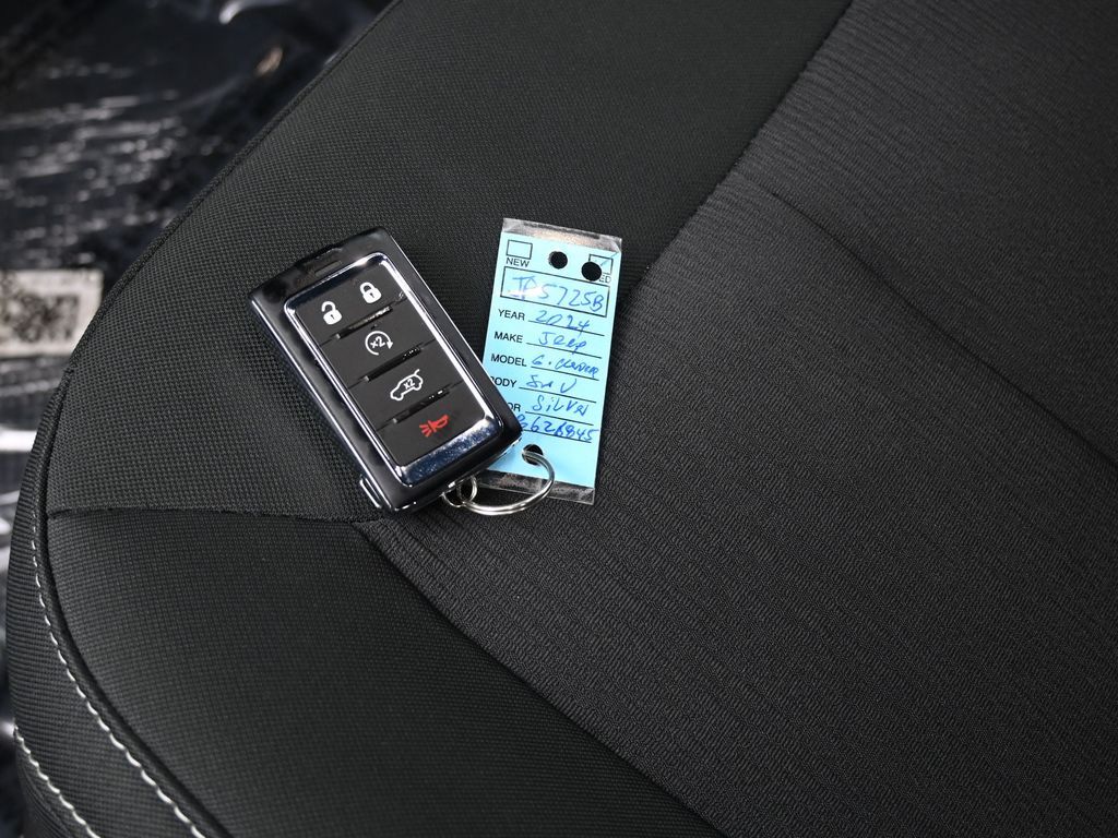 Used 2024 Silver Zynith Jeep Laredo image 18