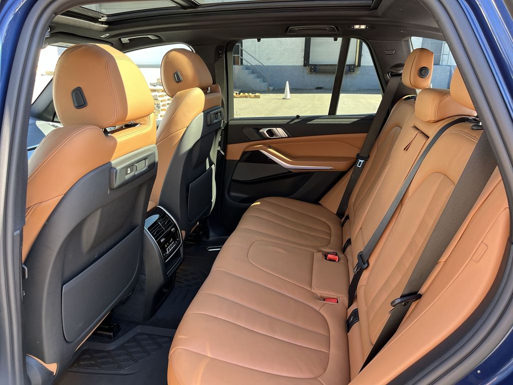 Thumbnail: 2021 BMW X5 - 23