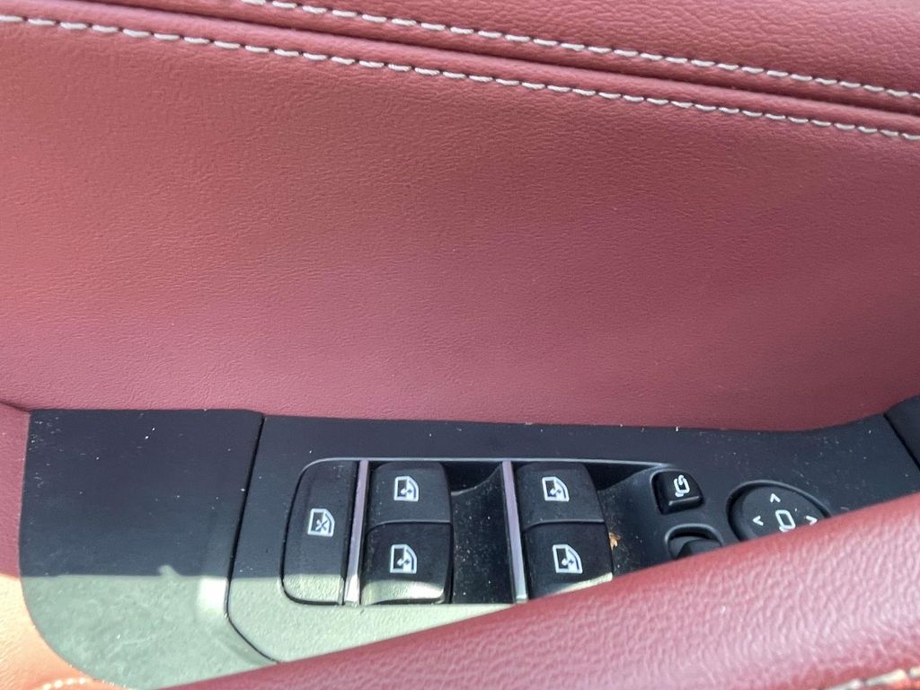 Used 2025 Blue BMW M60i image 37
