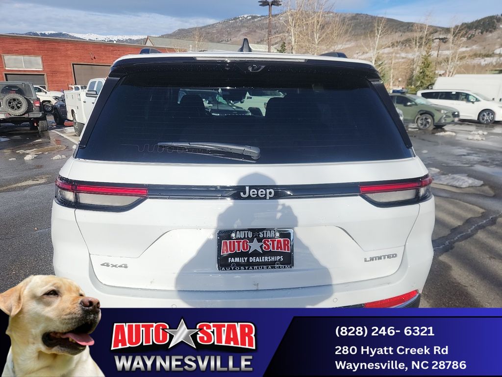 new 2025 Jeep Grand Cherokee car, priced at $47,990