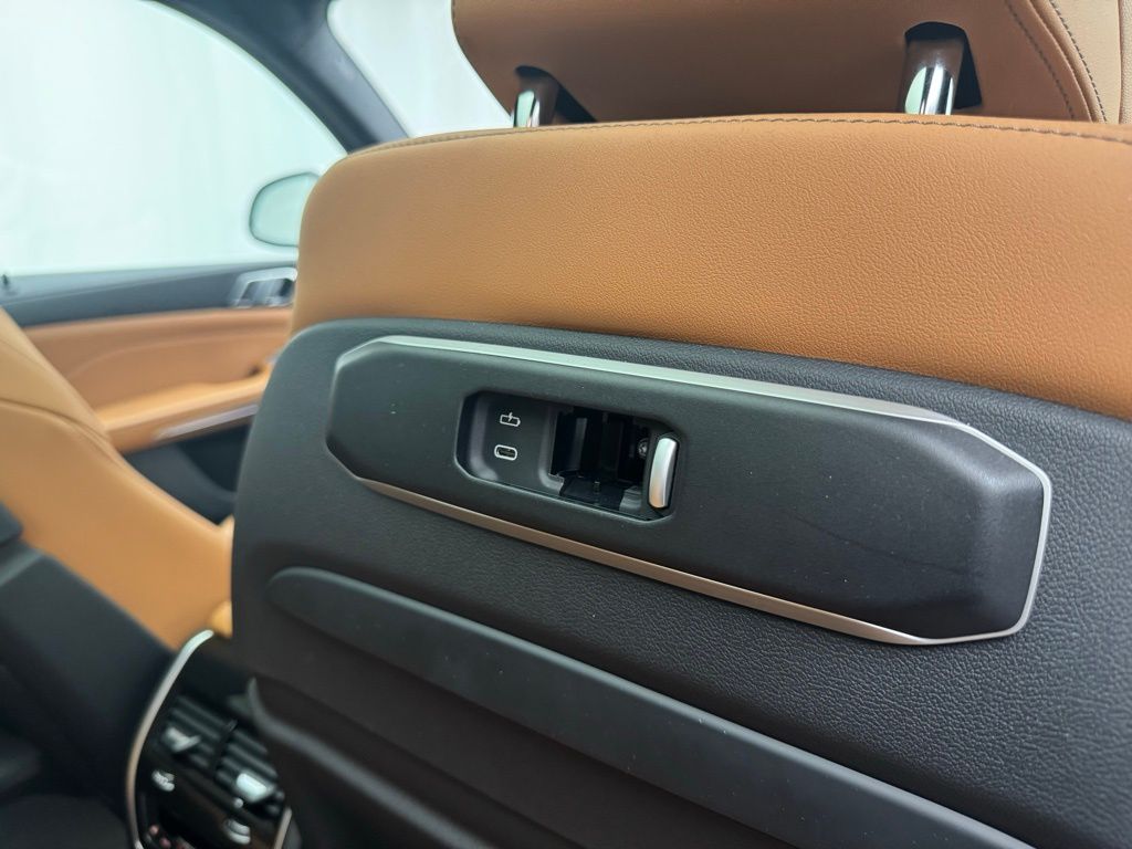 2023 BMW X7 xDrive40i 24