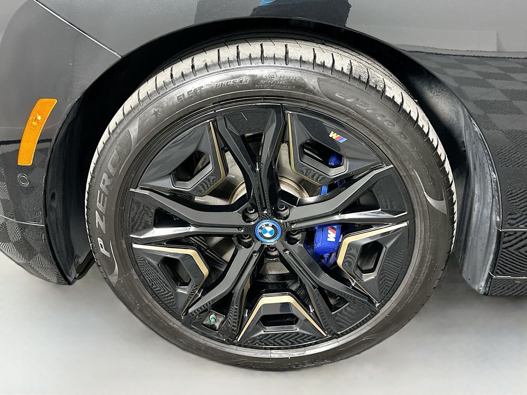 Thumbnail: 2023 BMW iX - 29