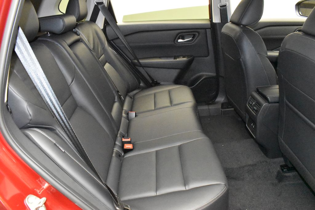 2025 Nissan Rogue SL 31
