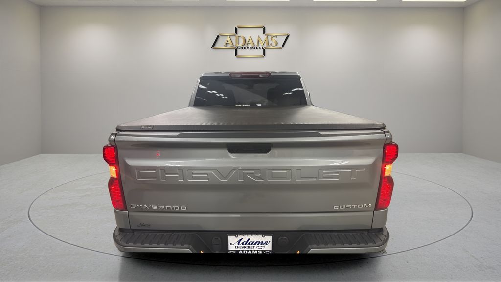 View vehicle photo 6