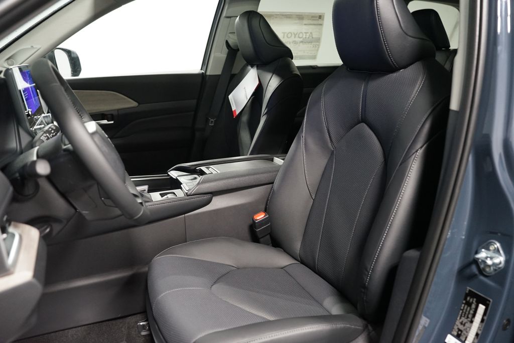 Thumbnail: 2026 Toyota Grand Highlander - 28