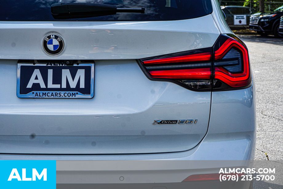 Used 2022 White BMW xDrive30i image 13
