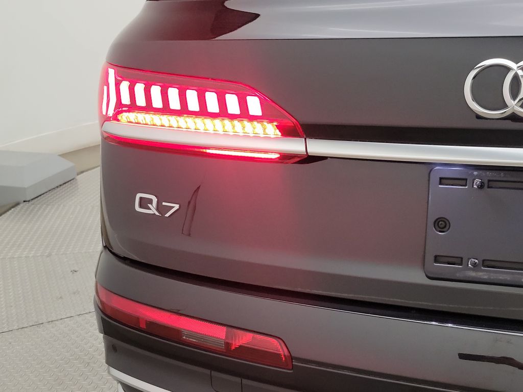 Thumbnail: 2023 Audi Q7 - 9
