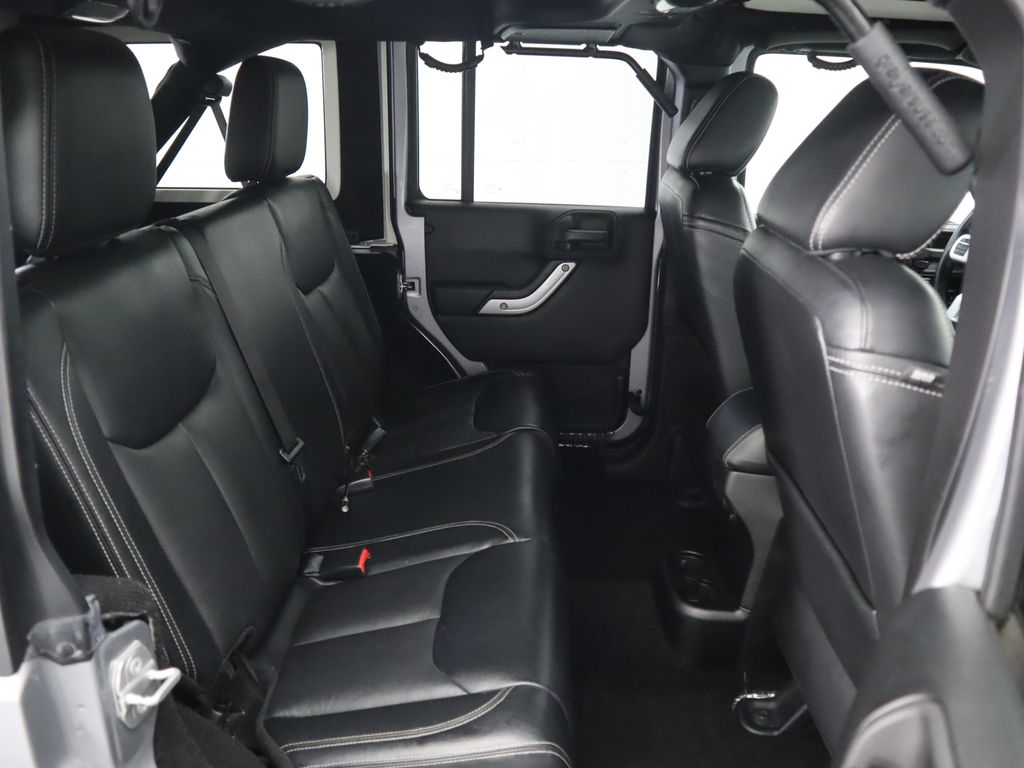 Thumbnail: 2015 Jeep Wrangler - 23