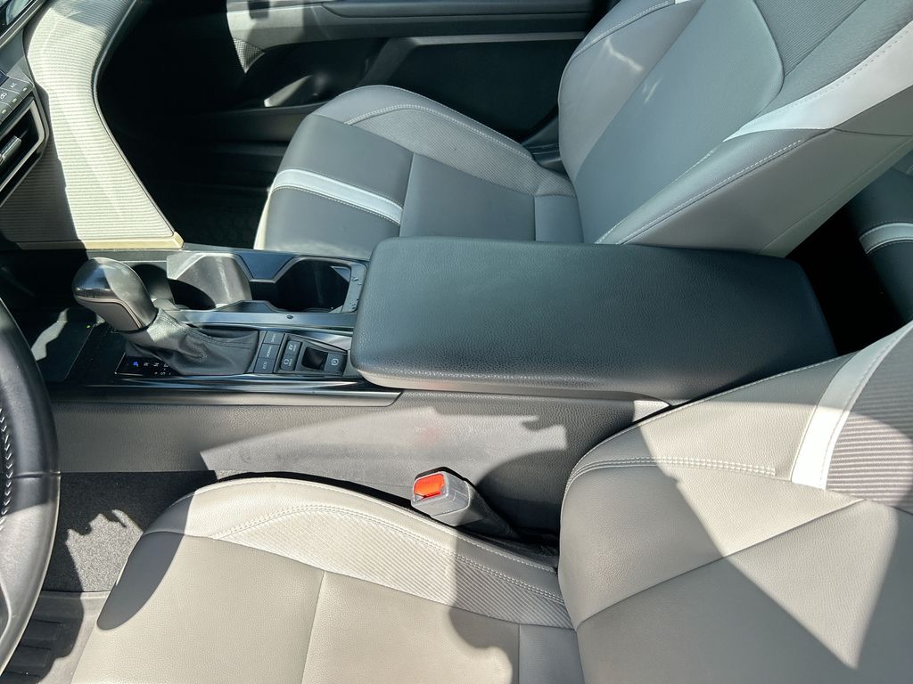 Thumbnail: 2025 Toyota Camry - 29