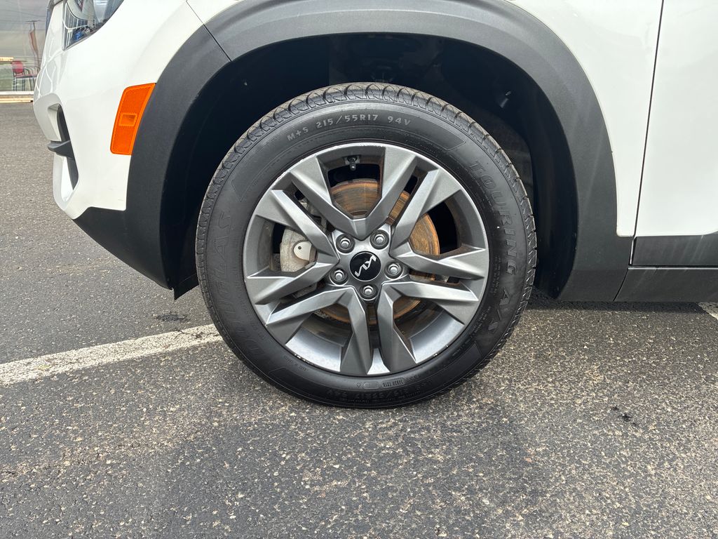 2023 Kia Seltos LX White at South Hills Kia