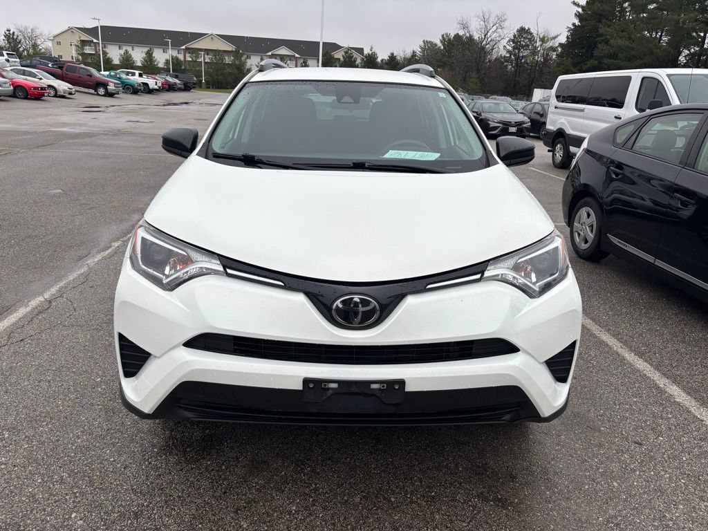 White 2018 Toyota RAV4 LE AWD SUV / Crossover All-Wheel Drive 6-Speed Automatic