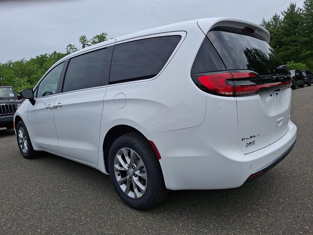 New 2027 Chrysler Pacifica Van