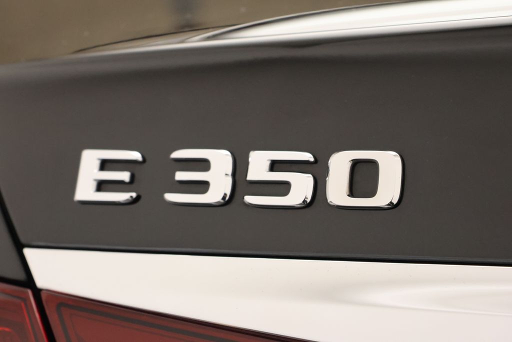 Thumbnail: 2023 Mercedes-Benz E-Class - 9