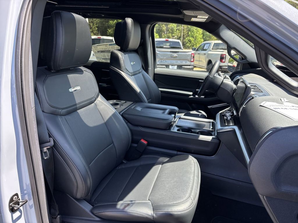 New 2026 Glacier Gray Metallic Tri-Coat Ford Platinum® image 28