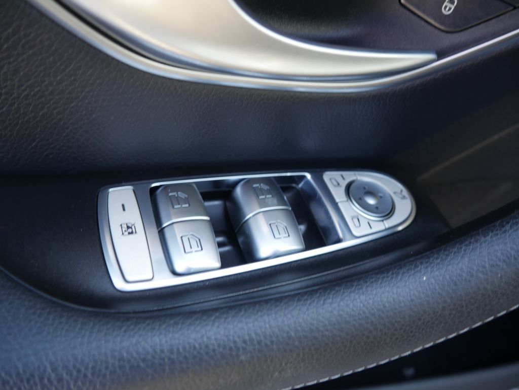 Thumbnail: 2023 Mercedes-Benz AMG GT - 20