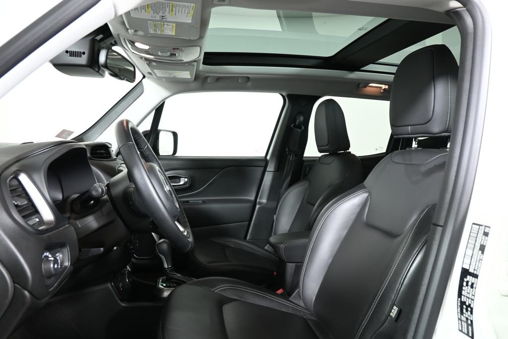 Thumbnail: 2022 Jeep Renegade - 15