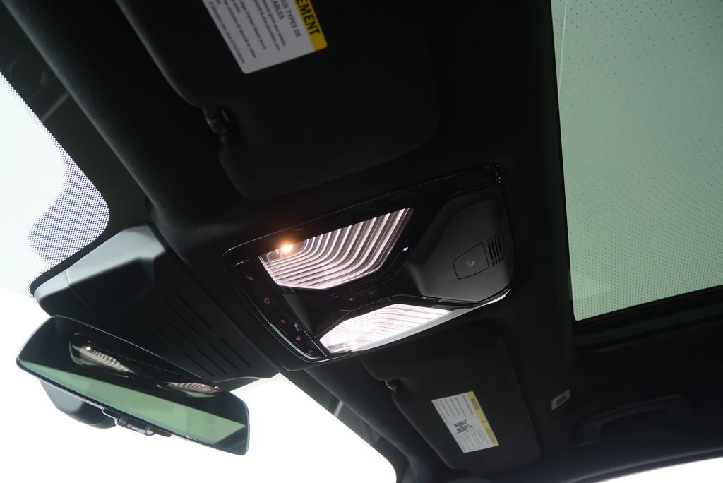 Thumbnail: 2026 BMW X7 - 23