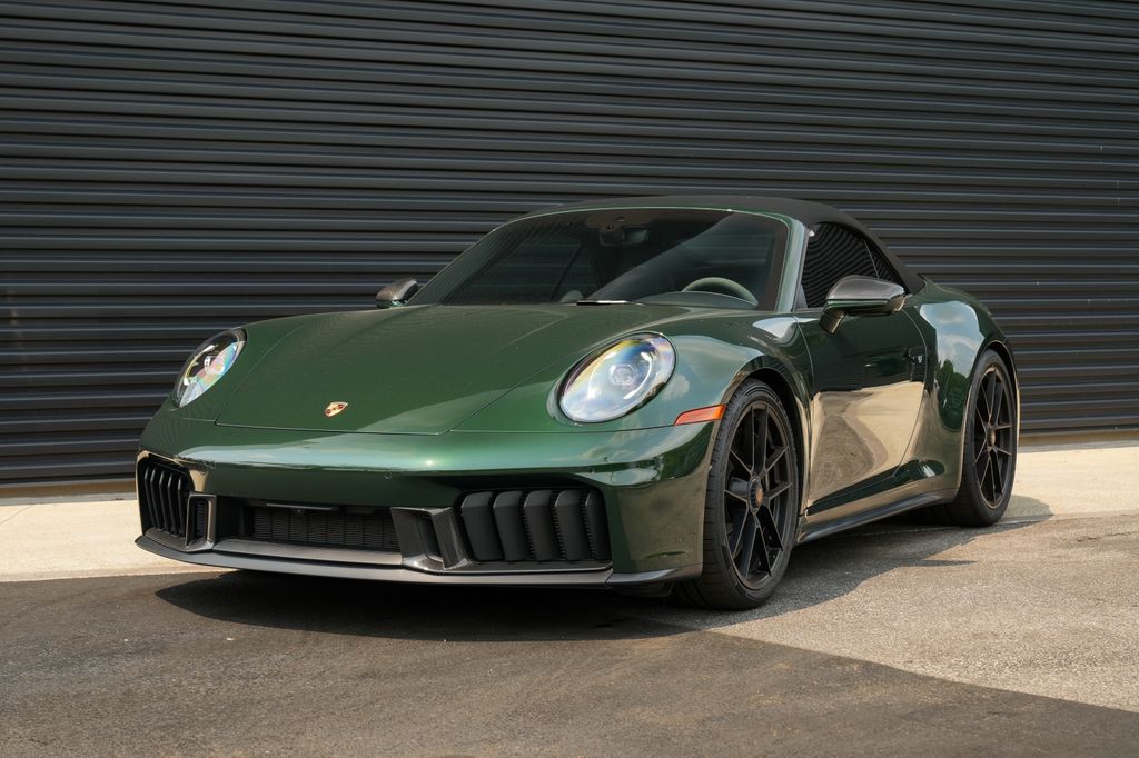 2026 Porsche 911 Carrera GTS Cabriolet RWD