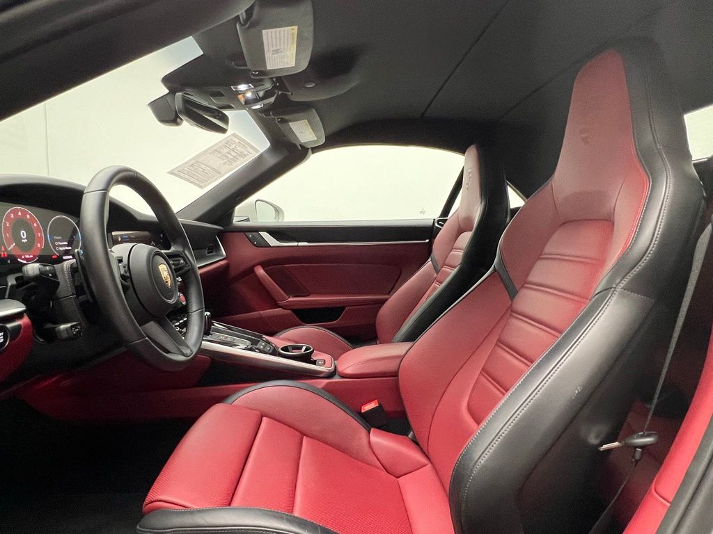 Thumbnail: 2025 Porsche 911 - 5