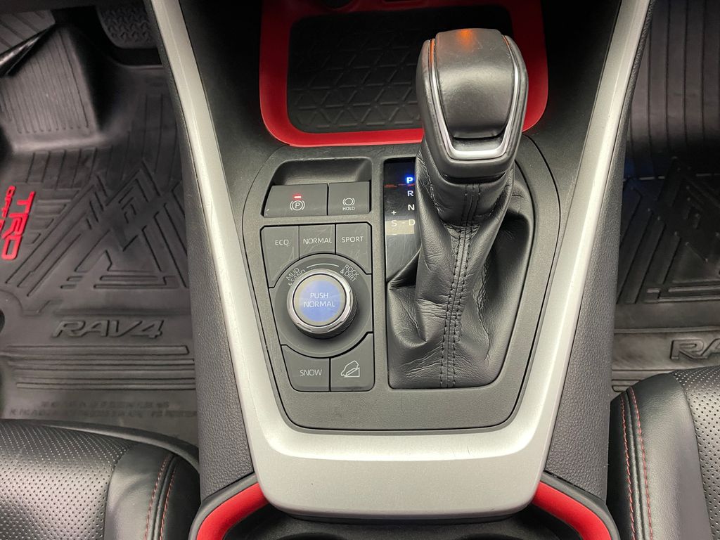 Thumbnail: 2020 Toyota RAV4 - 29